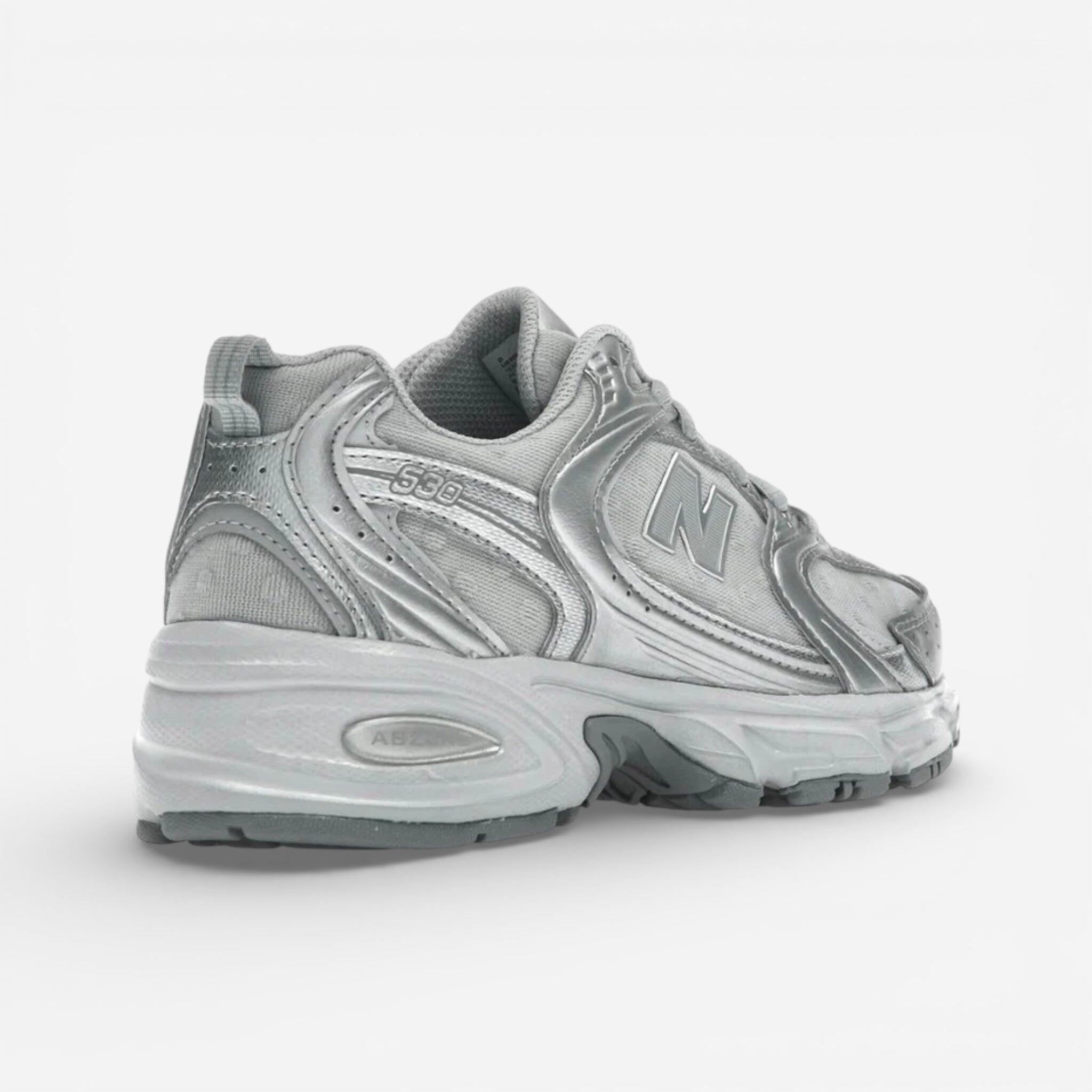 New Balance 530 Silver Metallic Raincloud Polka Dots 3/4