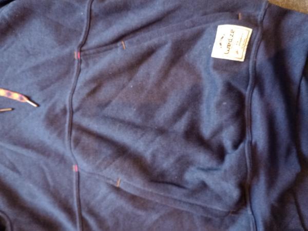 Tussen Particulieren - Capuchon voor dames 5/5