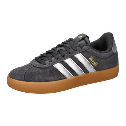Baskets Adidas modèle JR8648 pour femmes