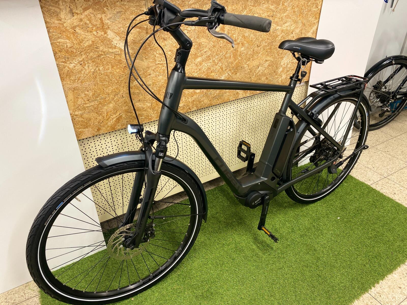 Cube Town Sport 2022, 500 Wh, framemaat 61 cm, metal/grijs 3/7