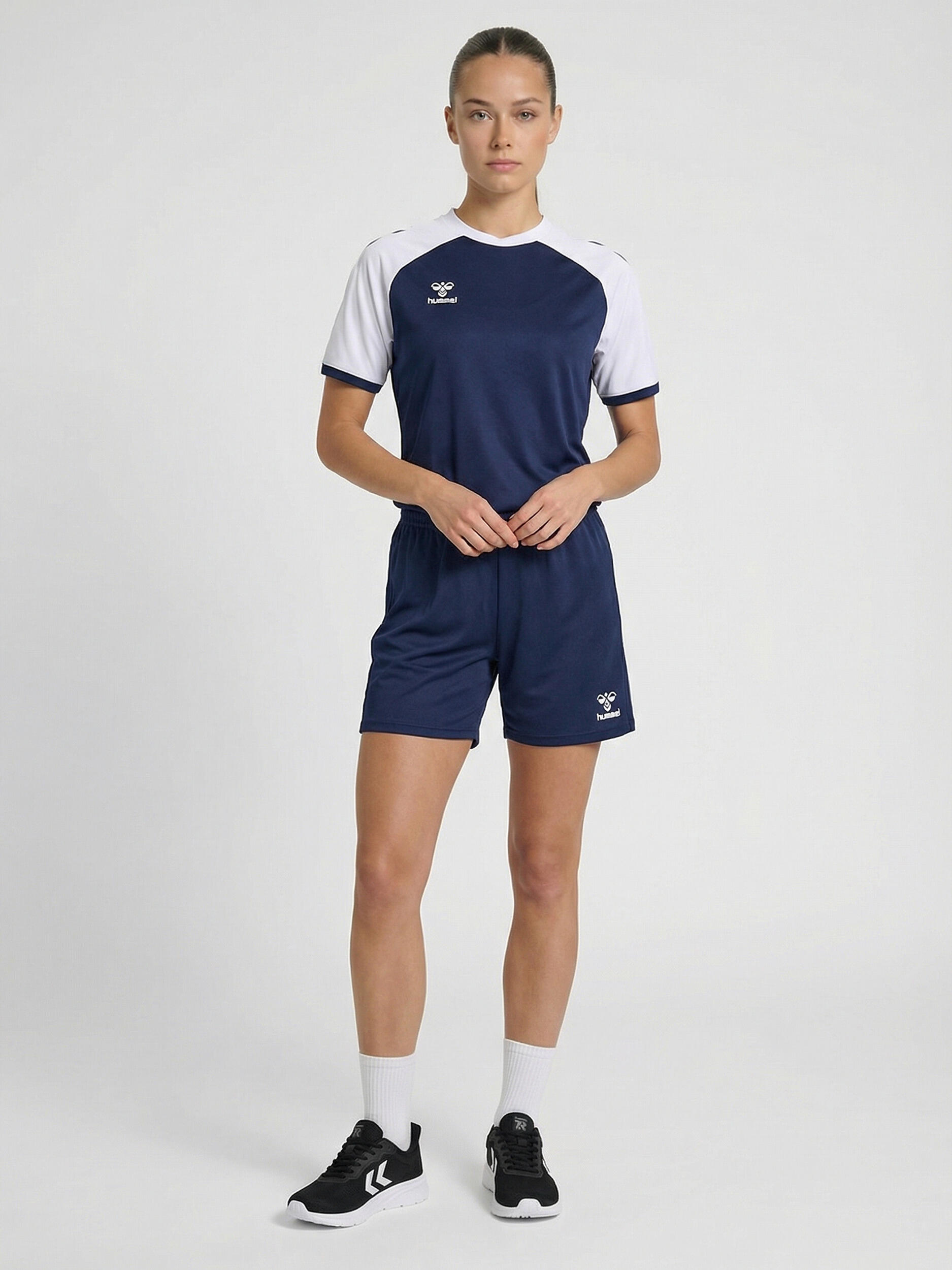 Calções para mulheres Hummel Essential 3/7