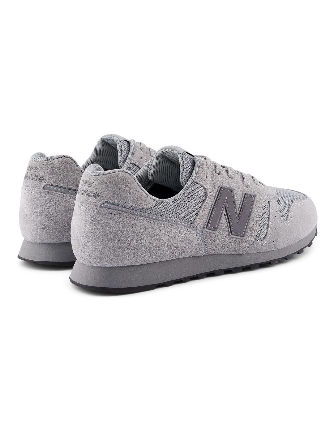 Scarpe da ginnastica da uomo New Balance 373 grigie. 3/4