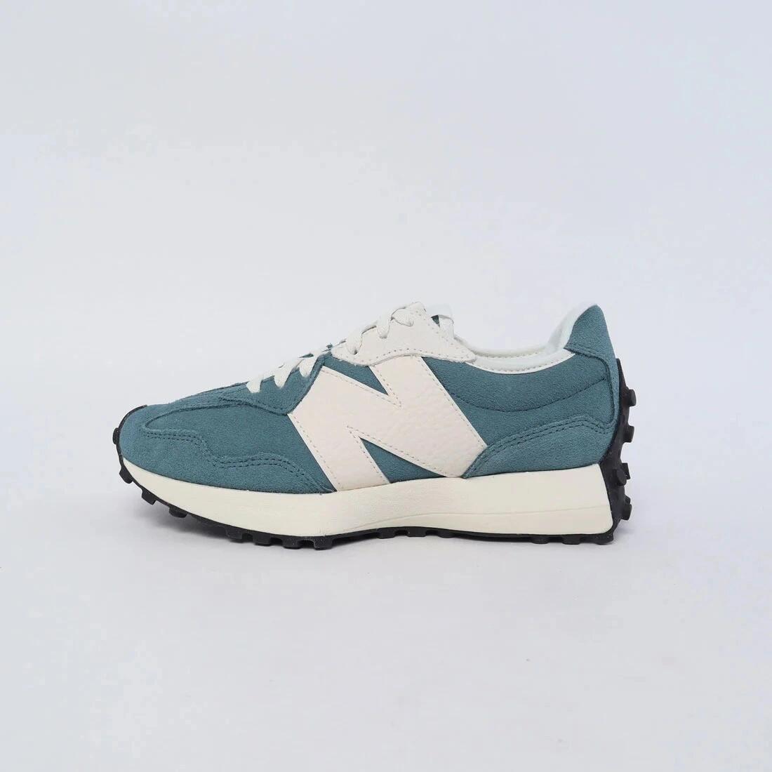 NEW BALANCE picture