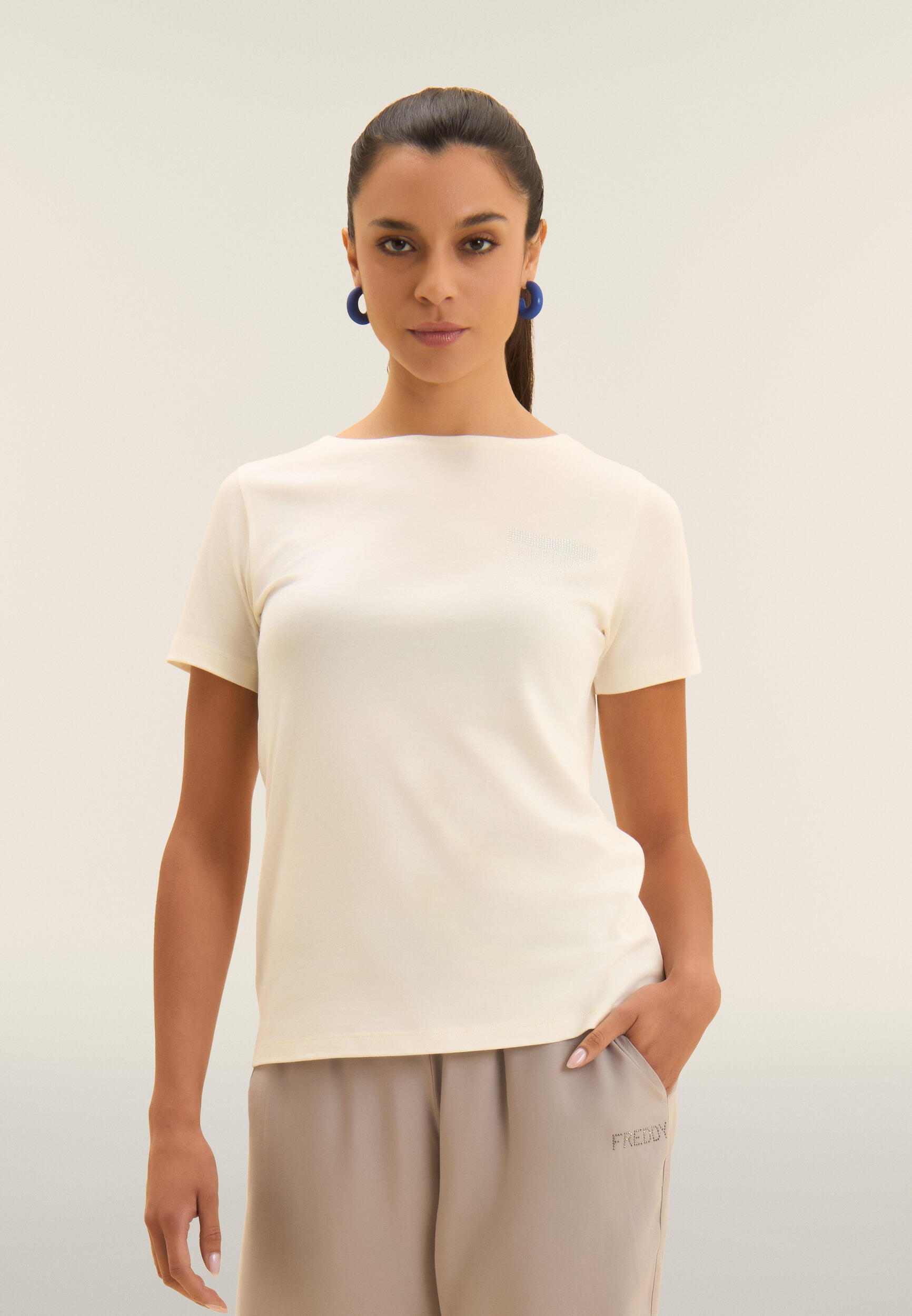 T-shirt manica corta con strass a forma di taschino FREDDY 2/4