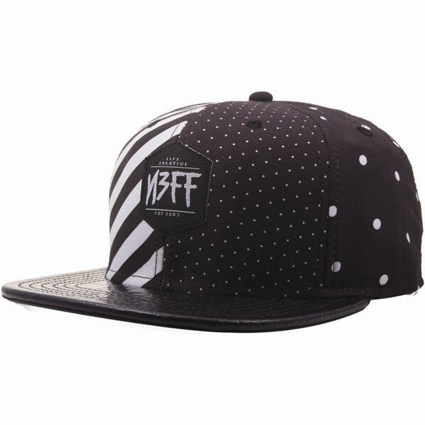 ZWARTE EN WITTE PET NEFF 2/2