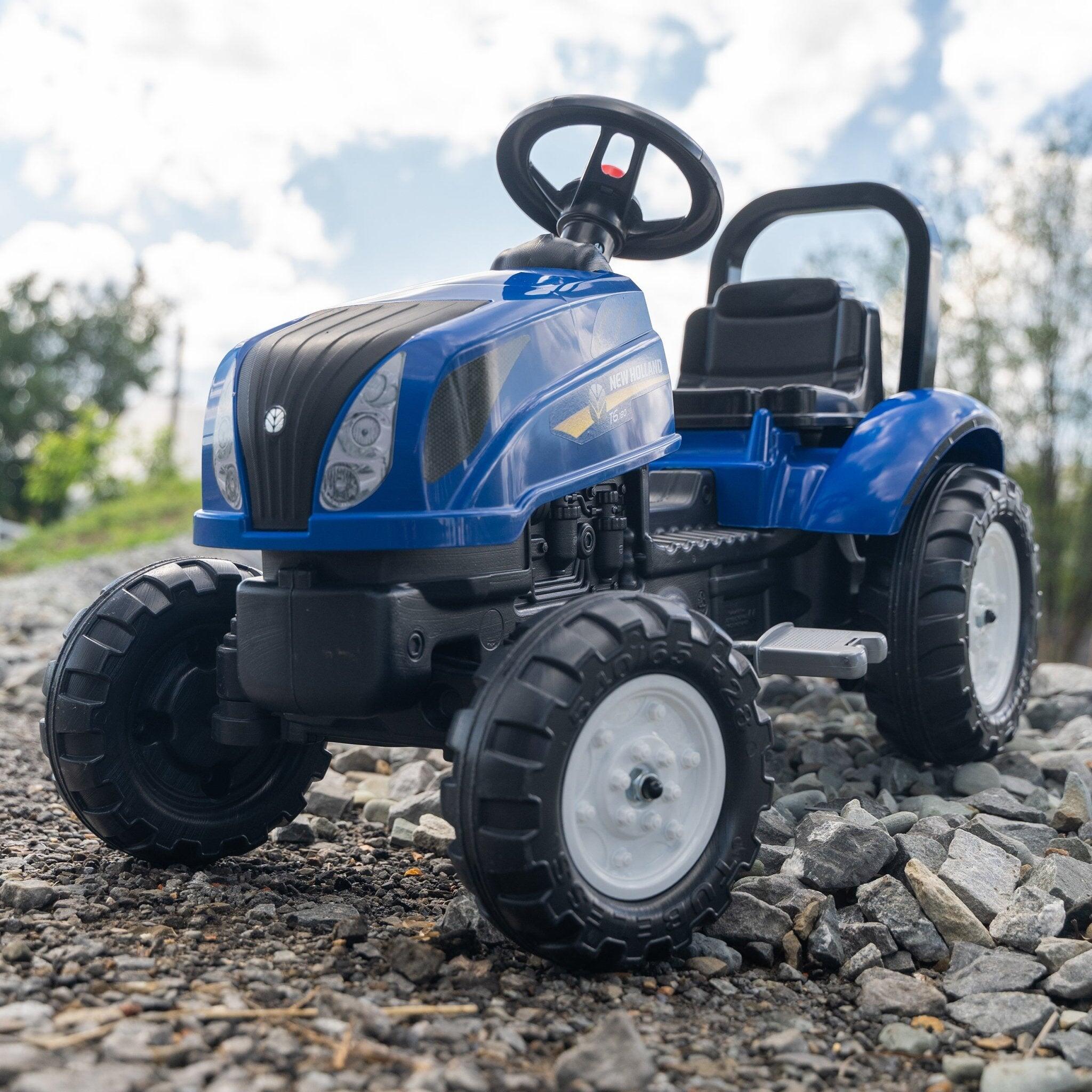 Falk New Holland Tractor with Trailer and Opening Bonnet 4/5