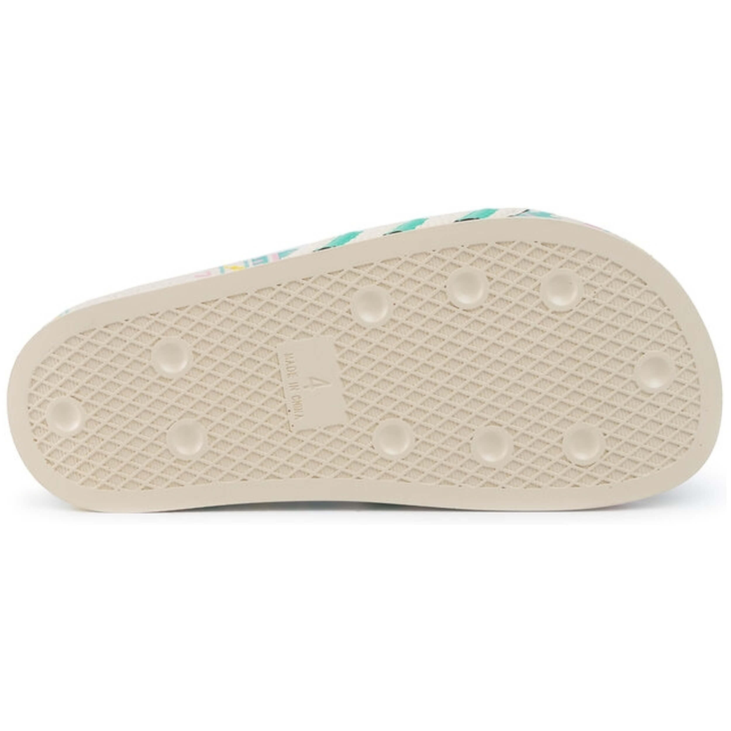 Tongs Adidas modèle FV2721 pour unisexe 4/5