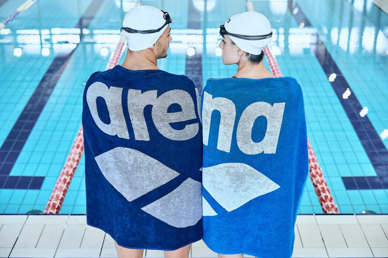 Arena Smart Plus Pool Towel, roze | HANDDOEK | Wij helpen je kiezen