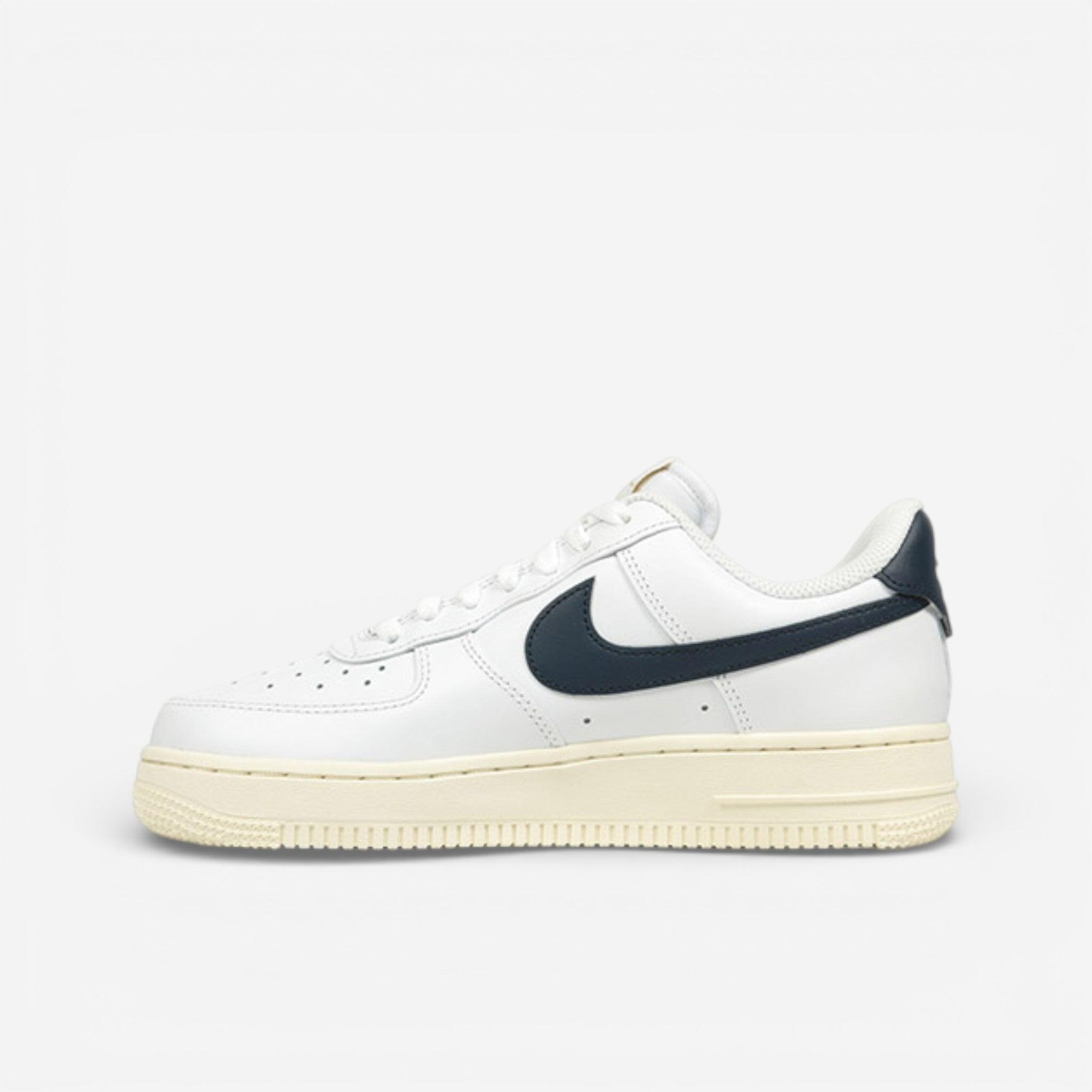 Nike W Air Force 1 07 EasyOn 2/3