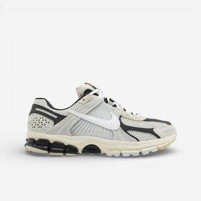 Nike zoom vomero 5 supersonic light bone black