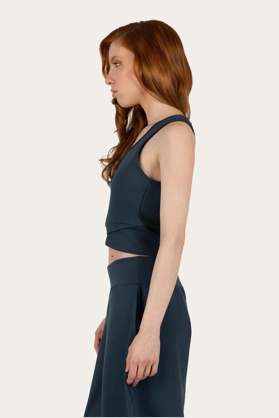 Crop Top de Yoga et Pilates Sati à Nœud – Bleu foncé 2/5