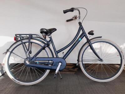 26 inch batavus cnctd met 3 versnellingen en een terugtraprem.