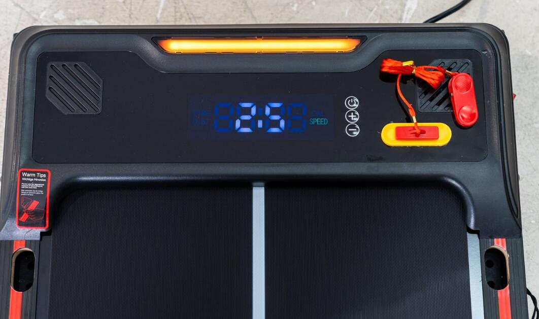 Passadeira com inclinação de 13,41%. 440W, 6,0km/h, Bluetooth 3/3