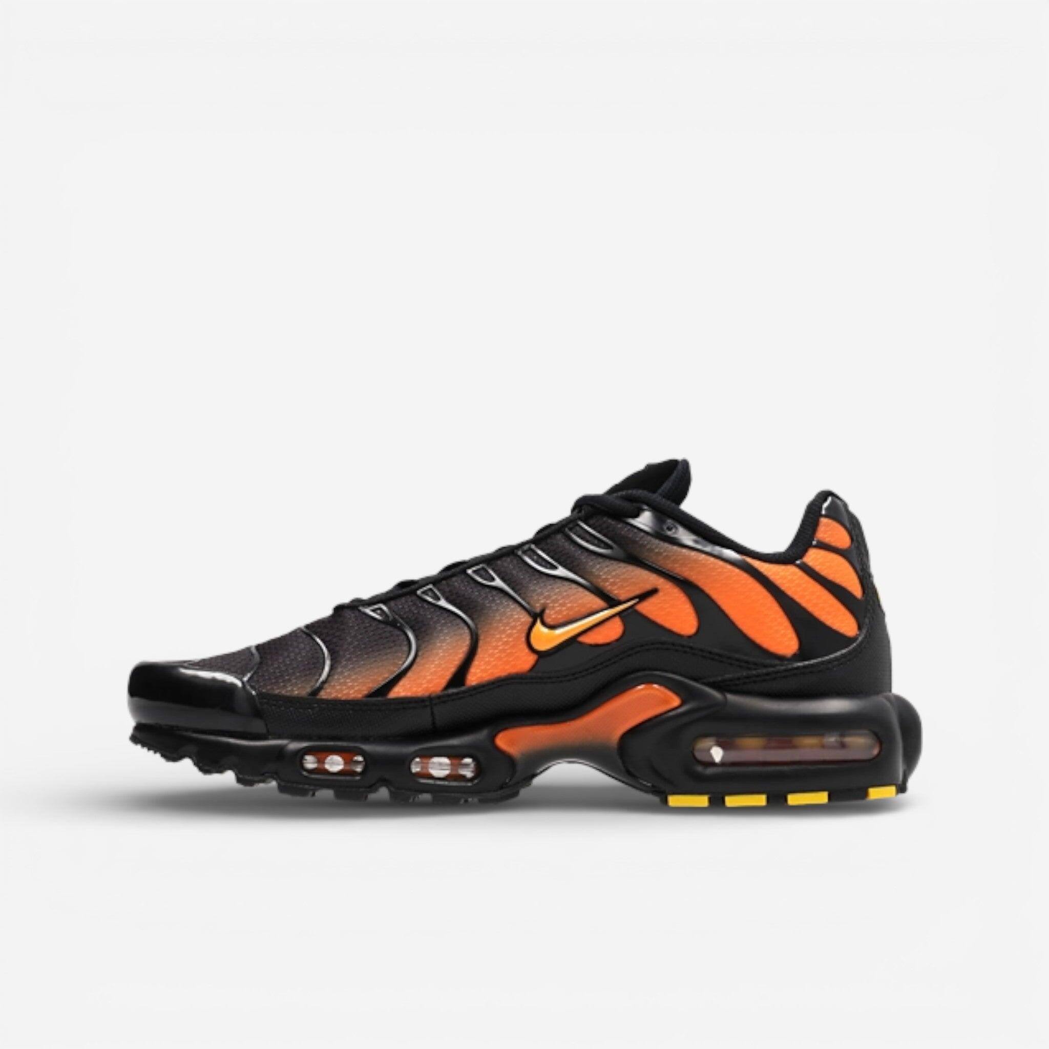 Air Max Plus GS 'Black Team Orange' 2/3