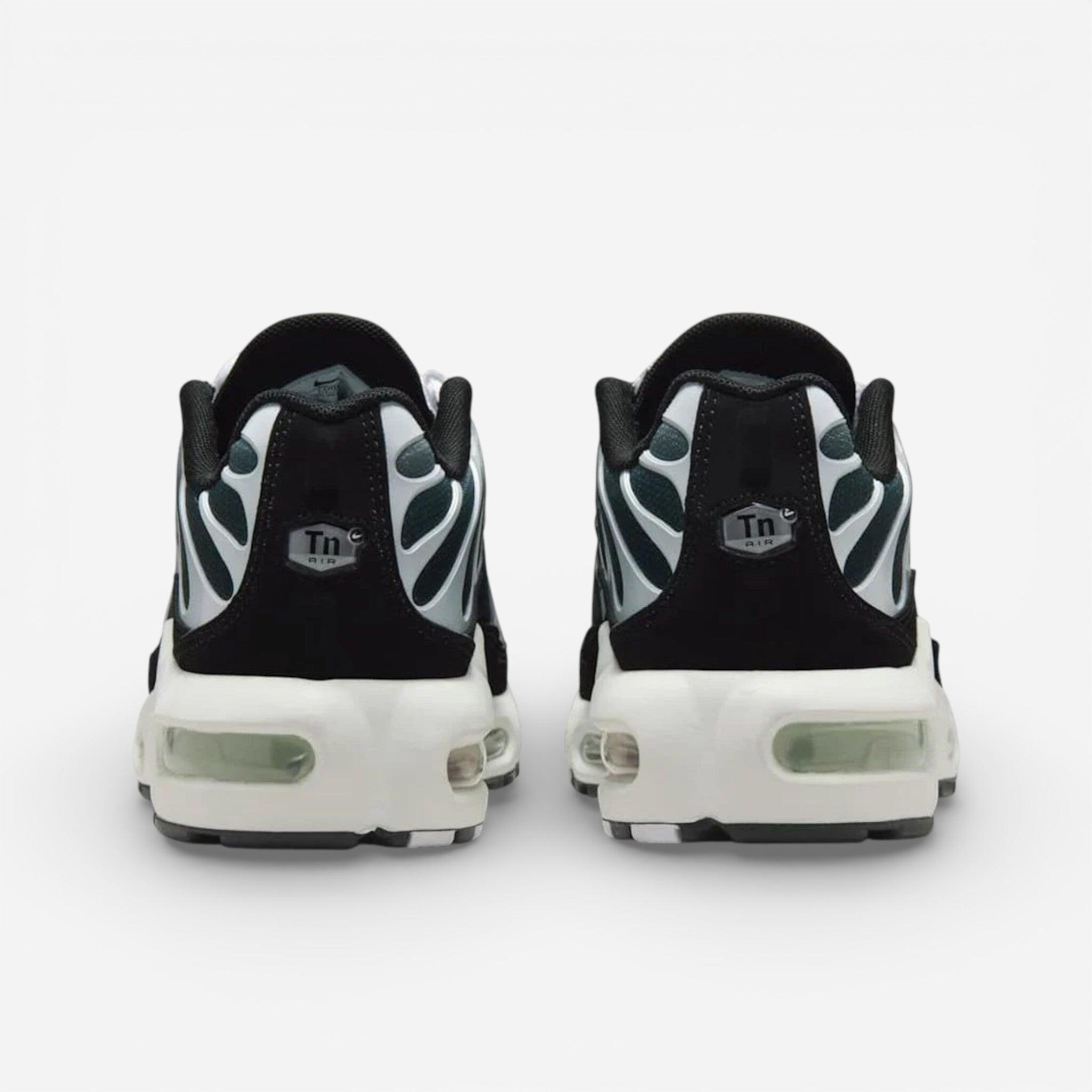 Nike Air Max Plus Black White Sail Metallic Cool Grey (GS) 3/3