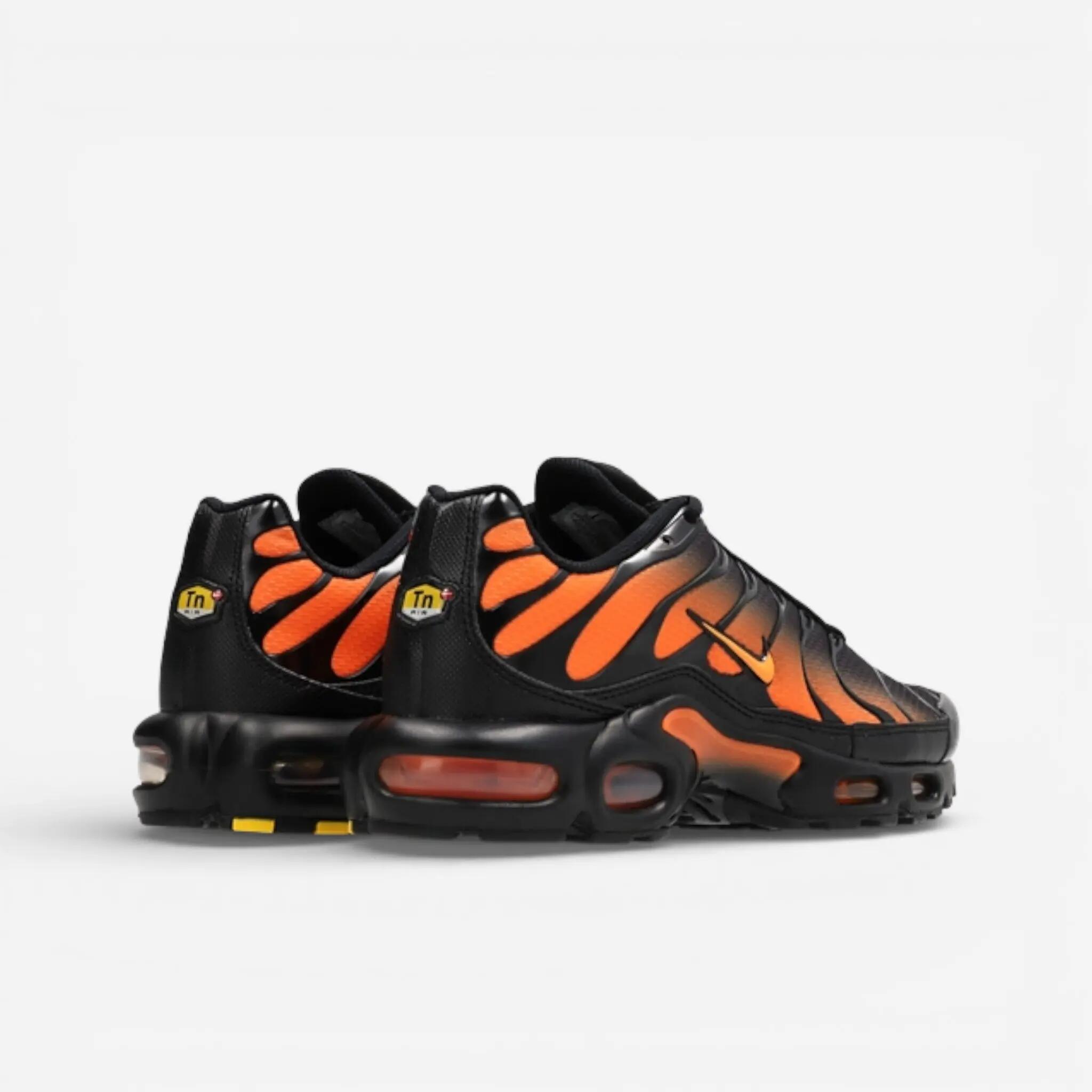 Air Max Plus GS 'Black Team Orange' 3/3