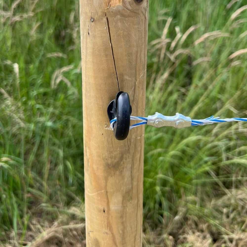Isolatoren für elektrische Rundzaun. Ukal Classic (x110) 3/4