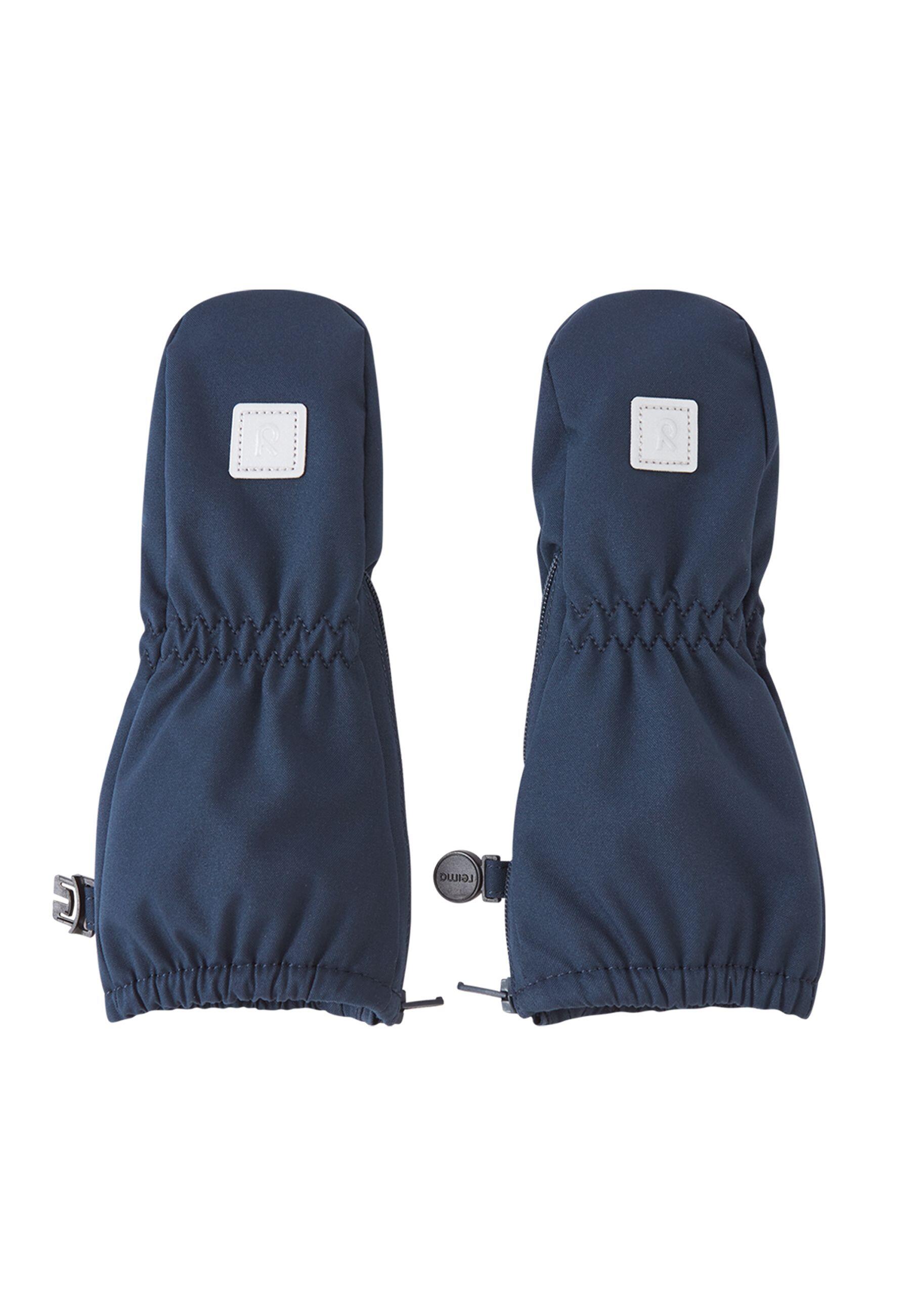 bleu marine.