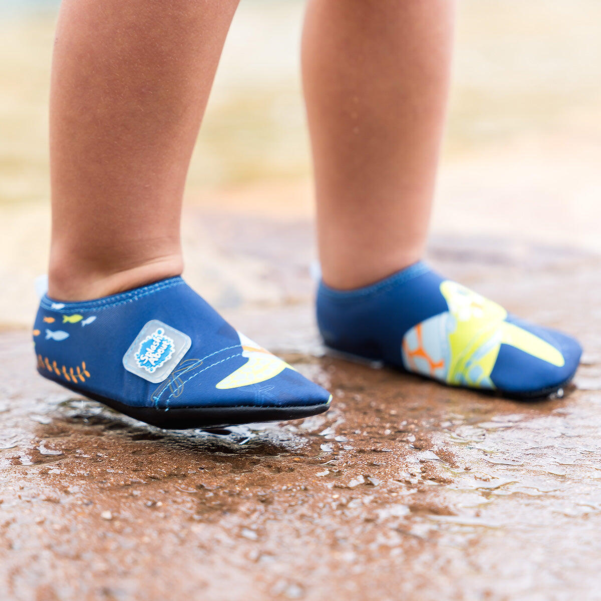 Childrens Beach Shoes, Turtle Tide 4/5