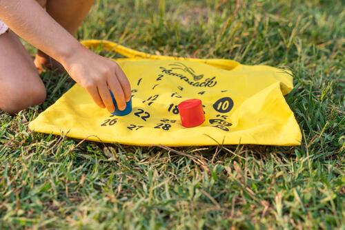 Jeu d'adresse avec des quilles en bois - jeu de lancer pour enfant 4/8