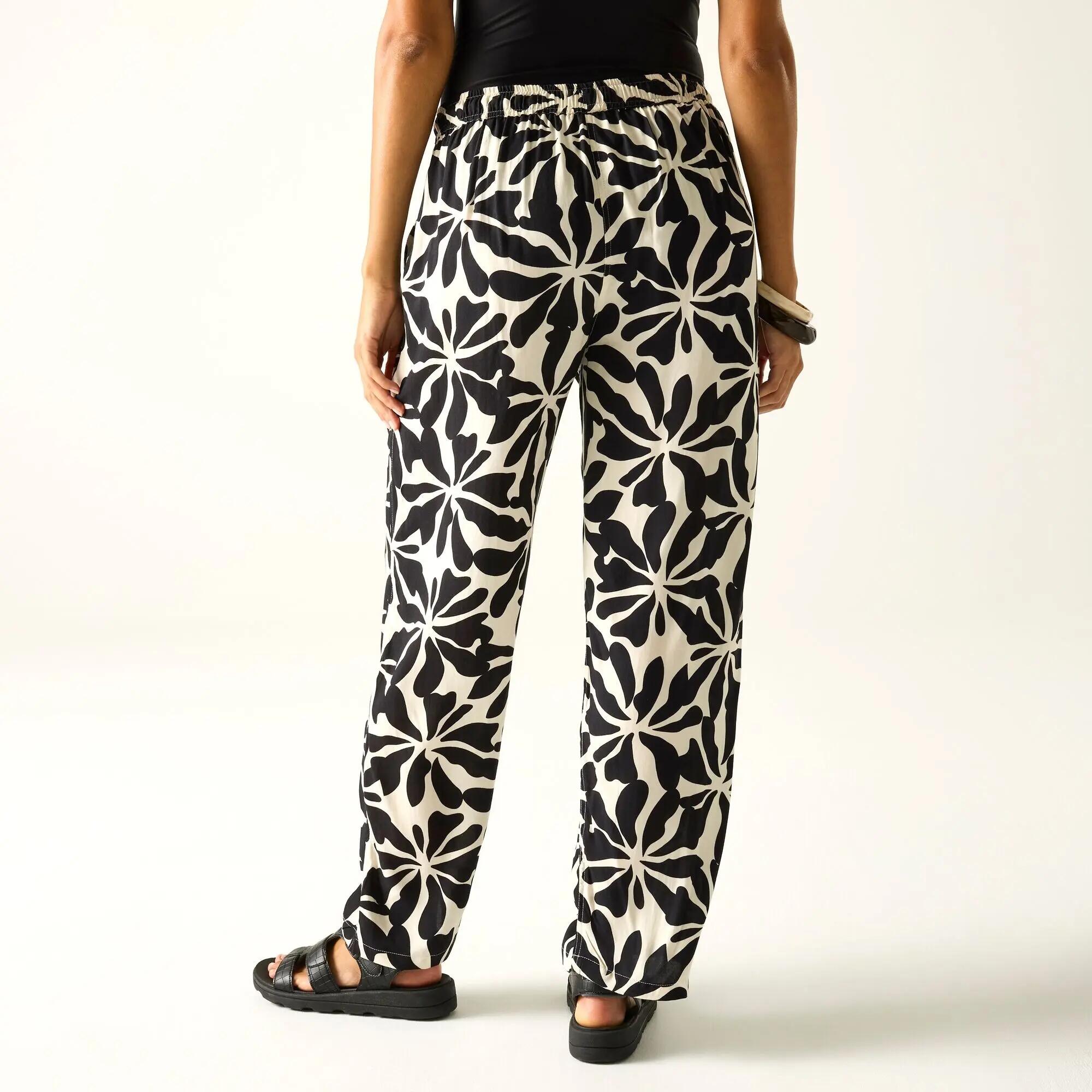 Pantalon Léger Femme Regatta "Elbrie Trousers" 40 Noir 2/7