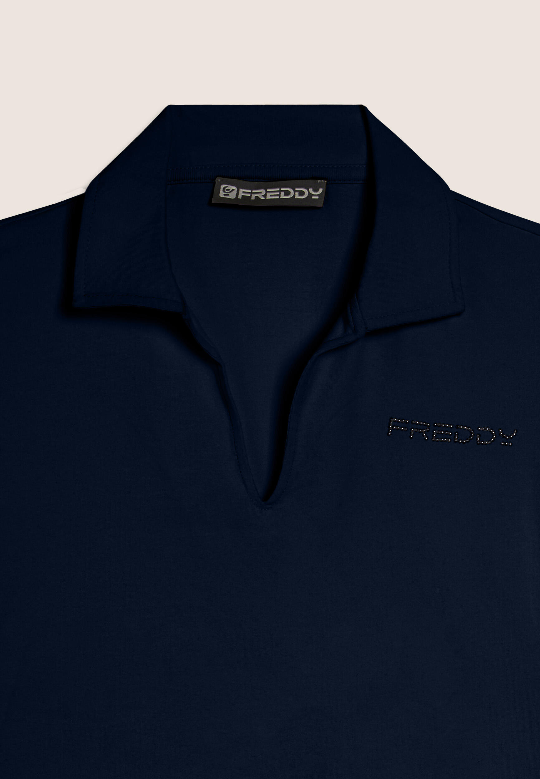 T-shirt met korte mouwen, V-hals en overhemdkraag 3/3