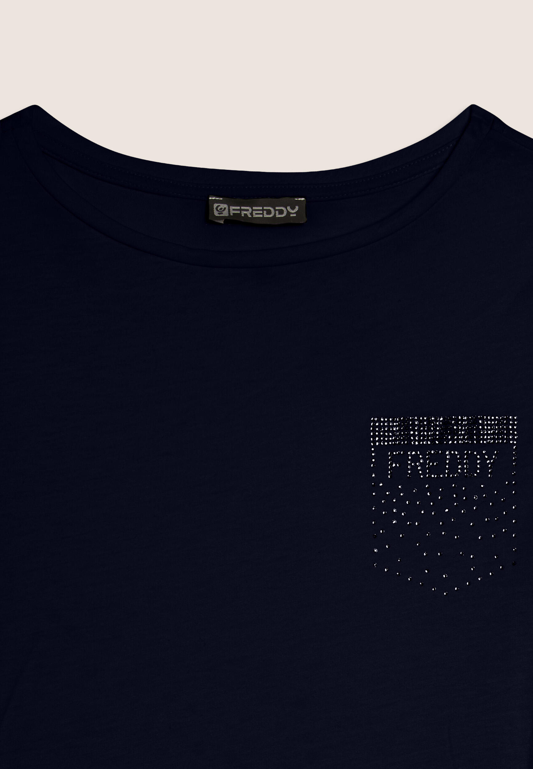 T-shirt manica corta con strass a forma di taschino FREDDY 3/3