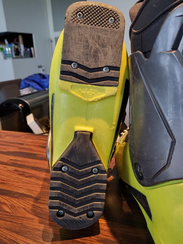 Entre Particuliers - Chaussure de ski alpin 235 = taille 38 4/7