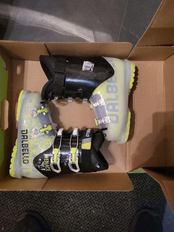 Entre Particuliers - chaussure de ski taille 235 = 38 3/6