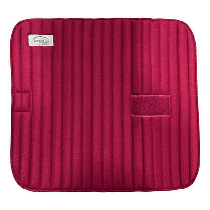 Unter verbänden aus filz und schaumgummi.