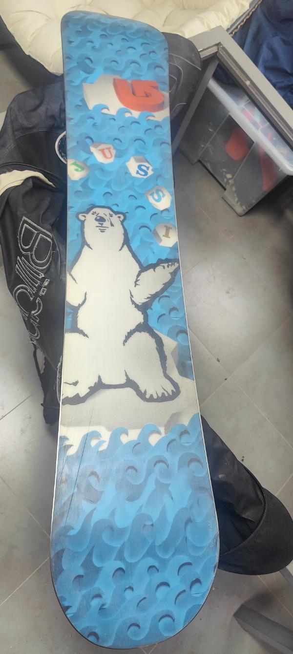 Entre Particuliers - Snowboard + fixations Burton. 2/7
