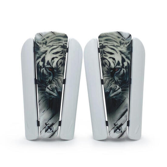 Protège-tibias XO-REVENGE, idéal pour toutes les activités liées au football.