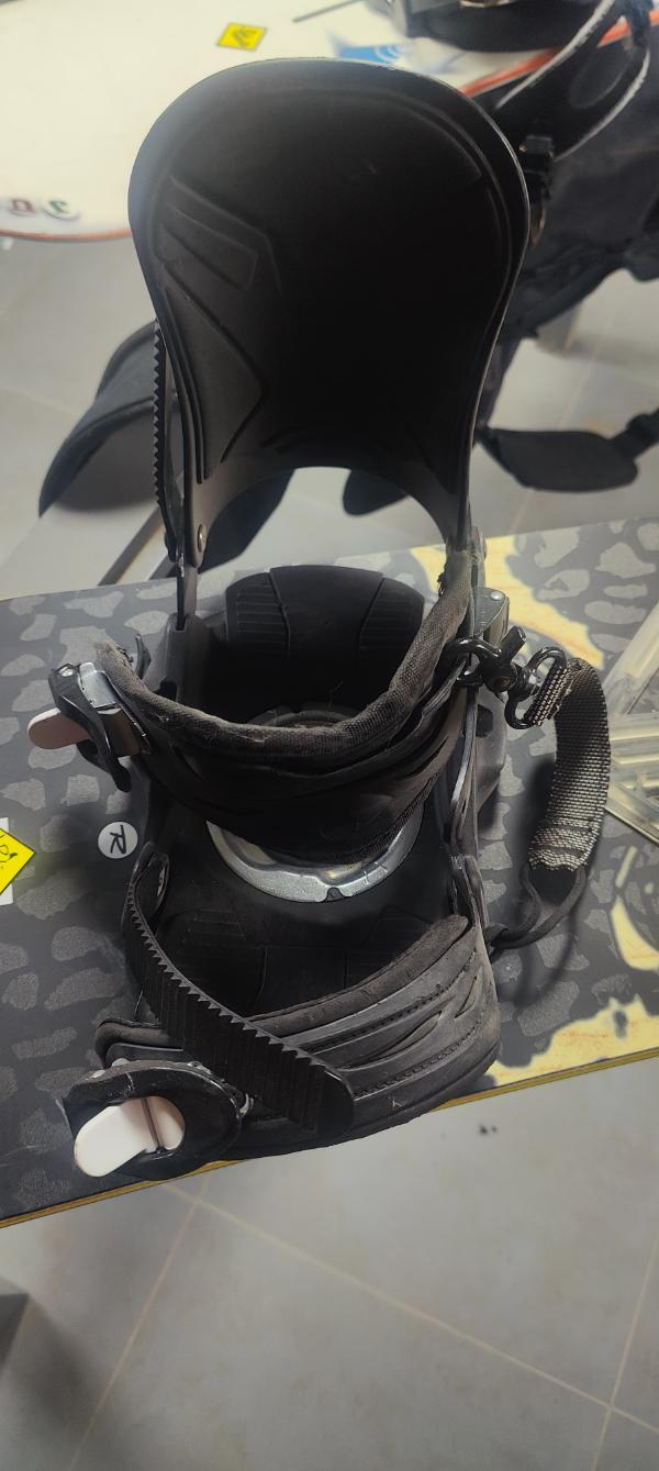 Entre Particuliers - Snowboard + fixations 4/5