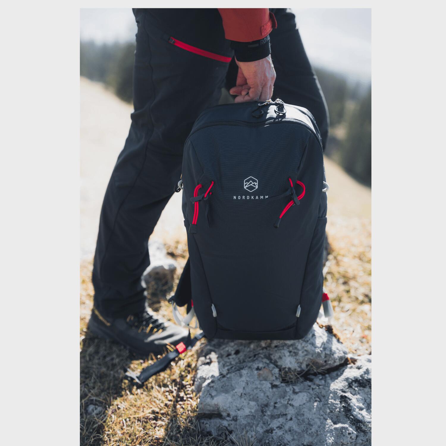 NORDKAMM Sac à dos de randonnée 20 L femme homme, daypack léger 20 litres bleu 6/7