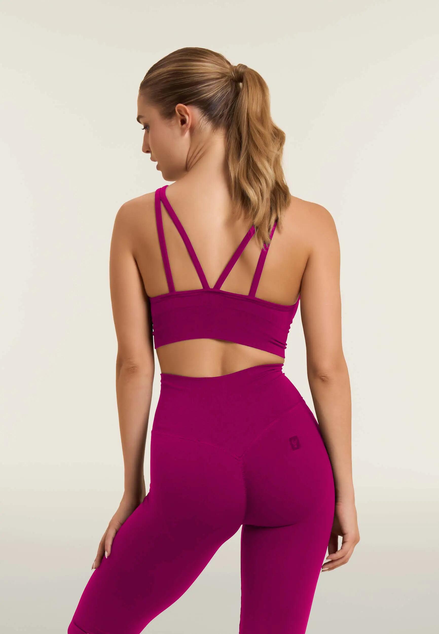 Brassière de sport avec pièces décoratives en arête de poisson 3/6