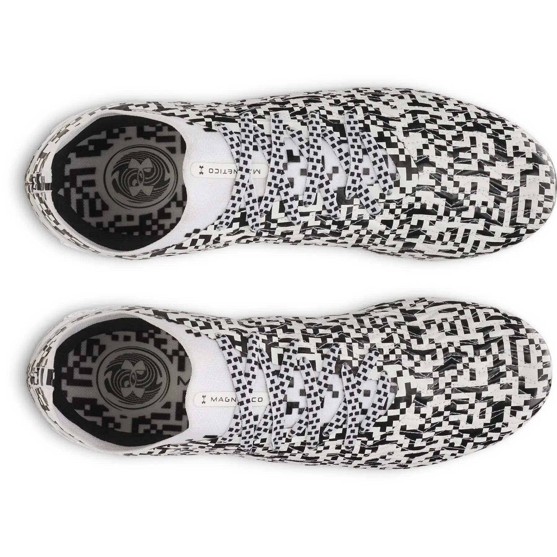 Scarpe calcio Under Armour Magnetico Pro 5 FG 4/5