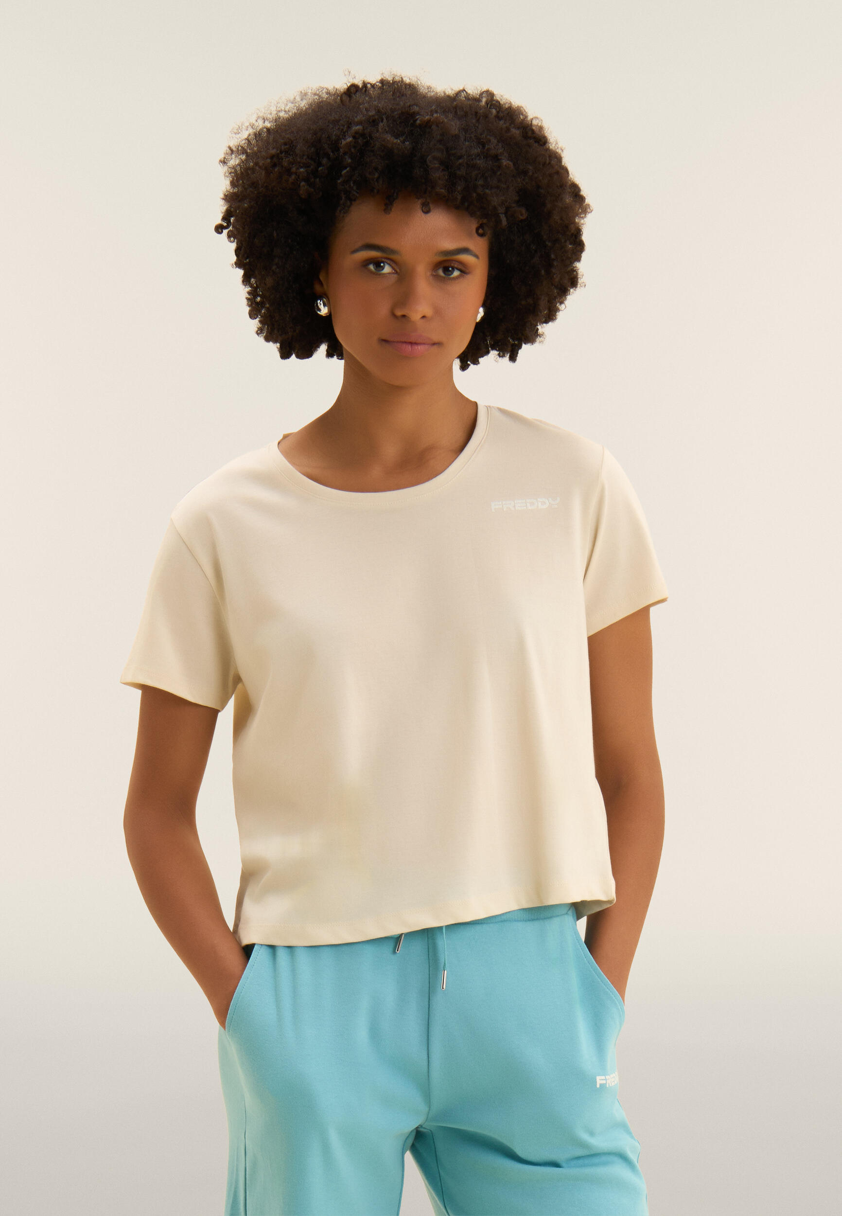 Cropped T-shirt met korte mouwen en klein FREDDY-logo 2/4