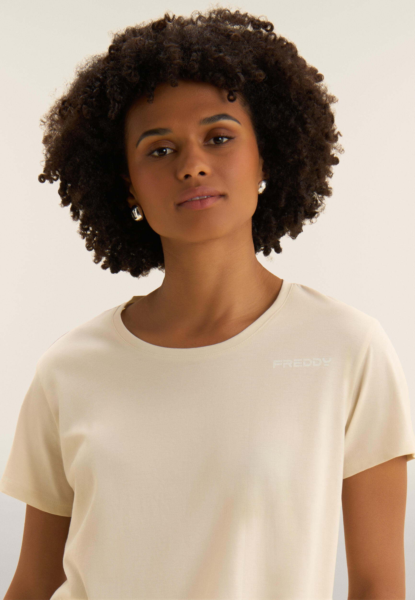 Cropped T-shirt met korte mouwen en klein FREDDY-logo 4/4