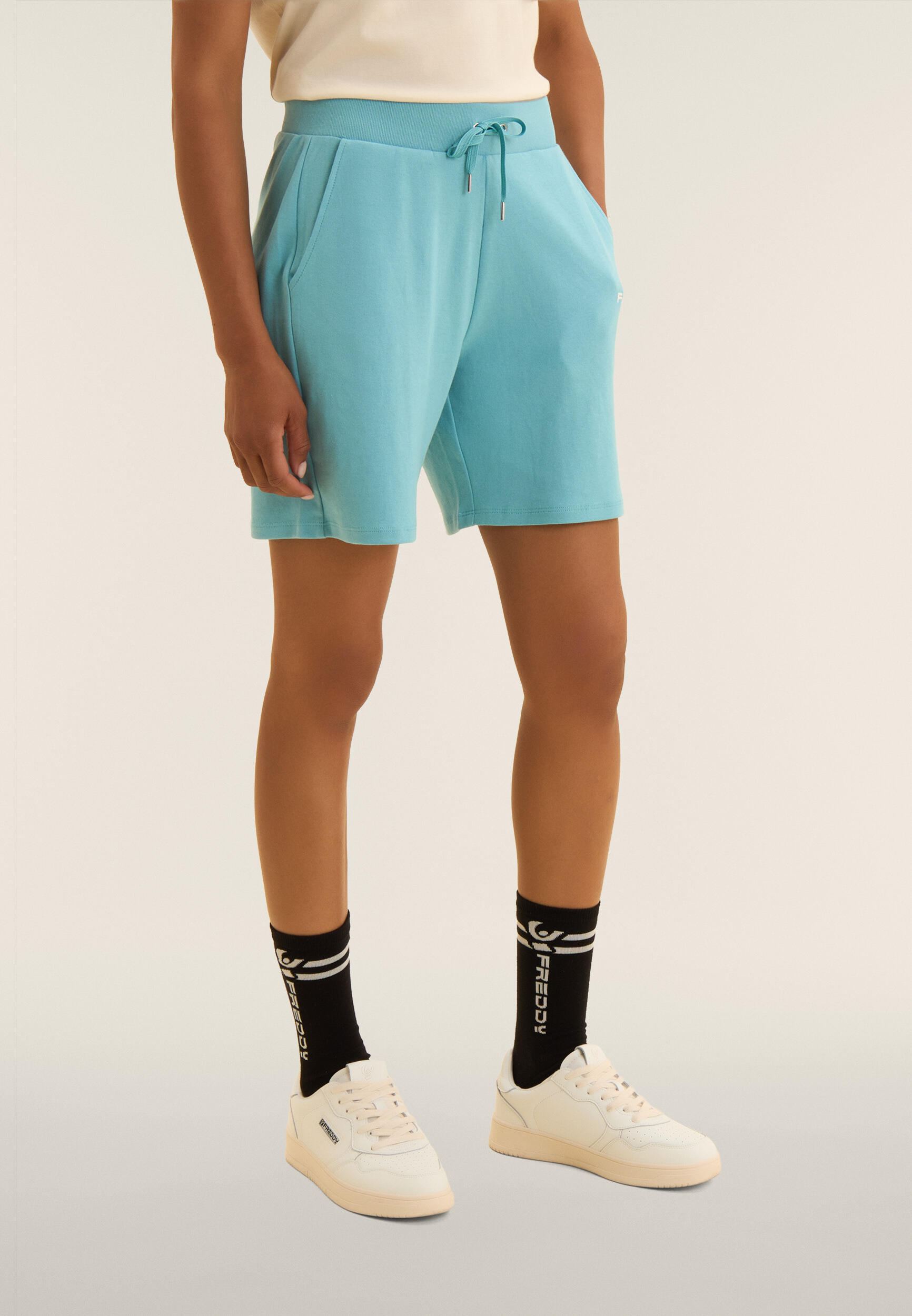 Pantaloni Corti con piccolo Logo FREDDY in Glitter 2/4