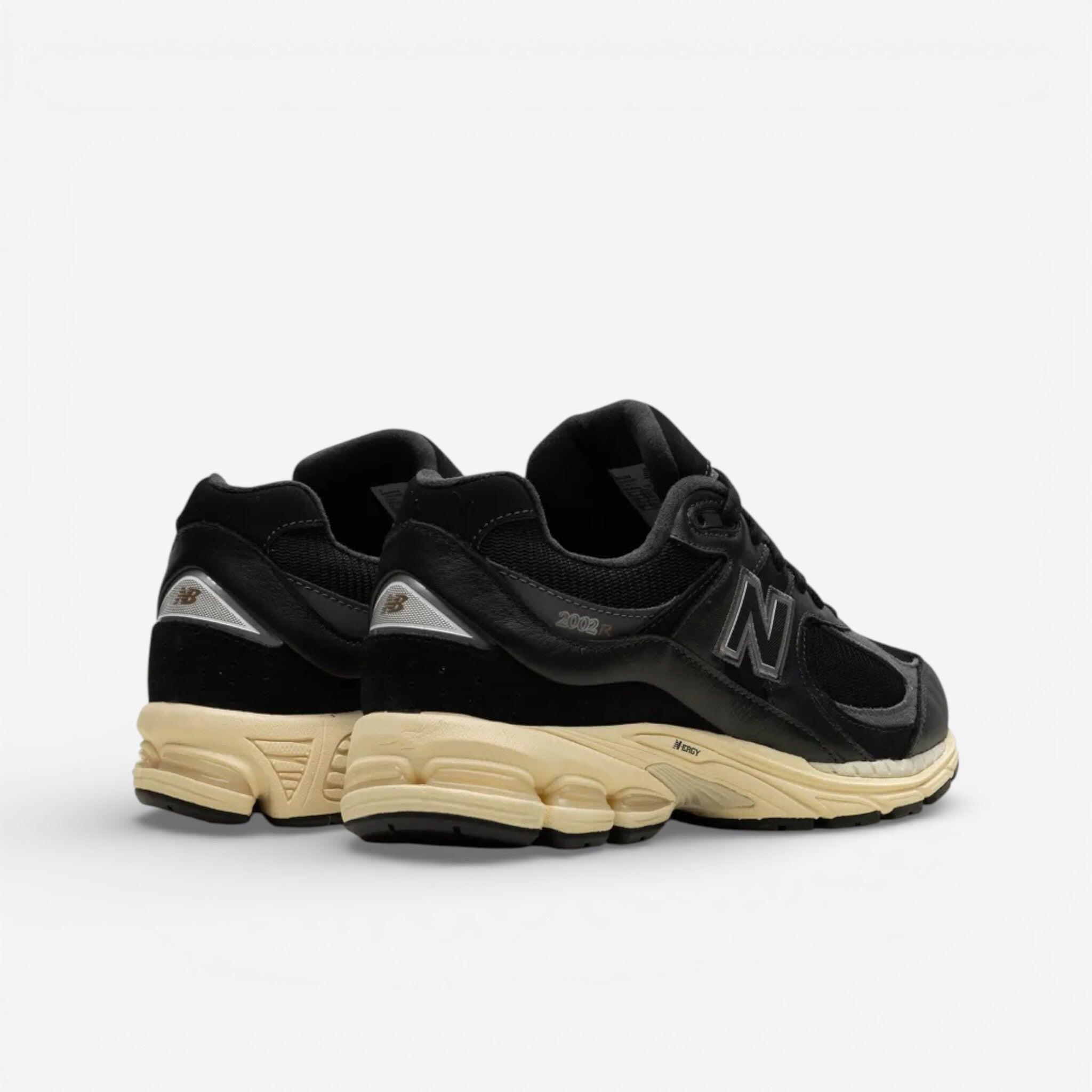 New Balance 2002R Black Vintage 3/3