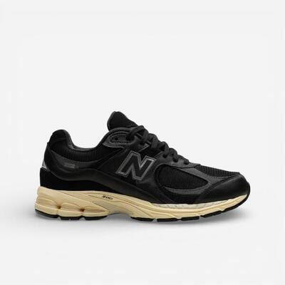 New Balance 2002R Black Vintage