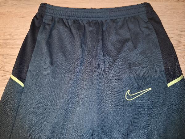 Tussen Particulieren - Nike Academy Voetbalbroek met dri-fit voor kindere 3/4
