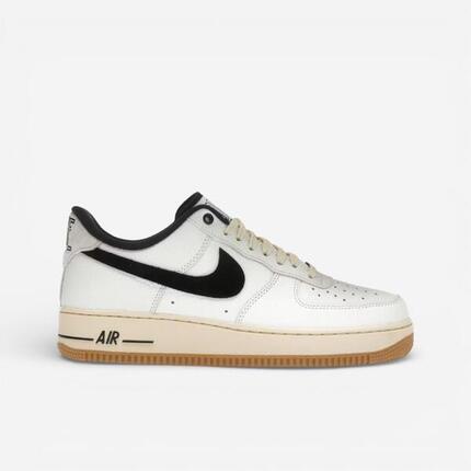 Nike Wmns Air Force 1 07