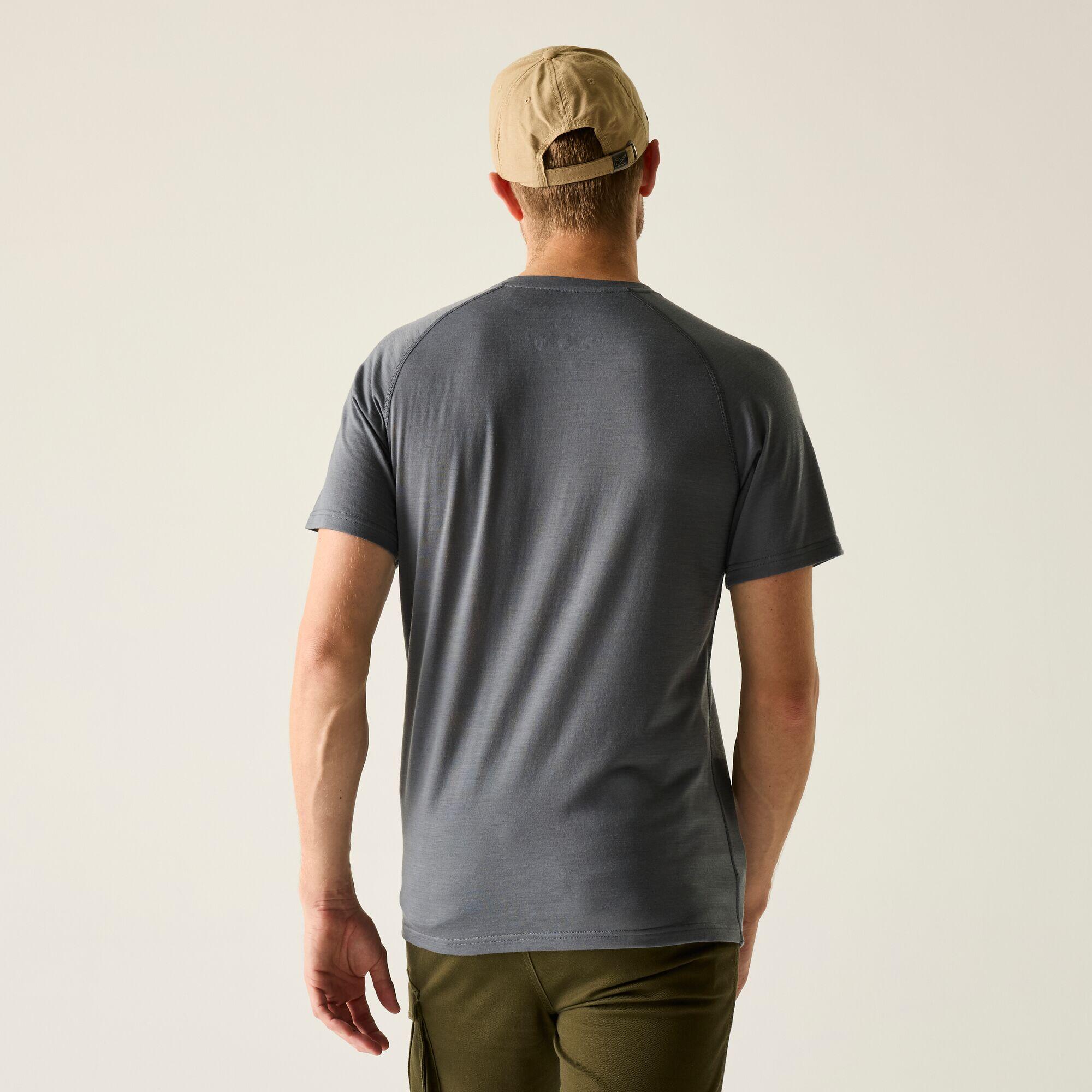 Herren Escade Kurzarm-T-Shirt mit Grafik 2/5