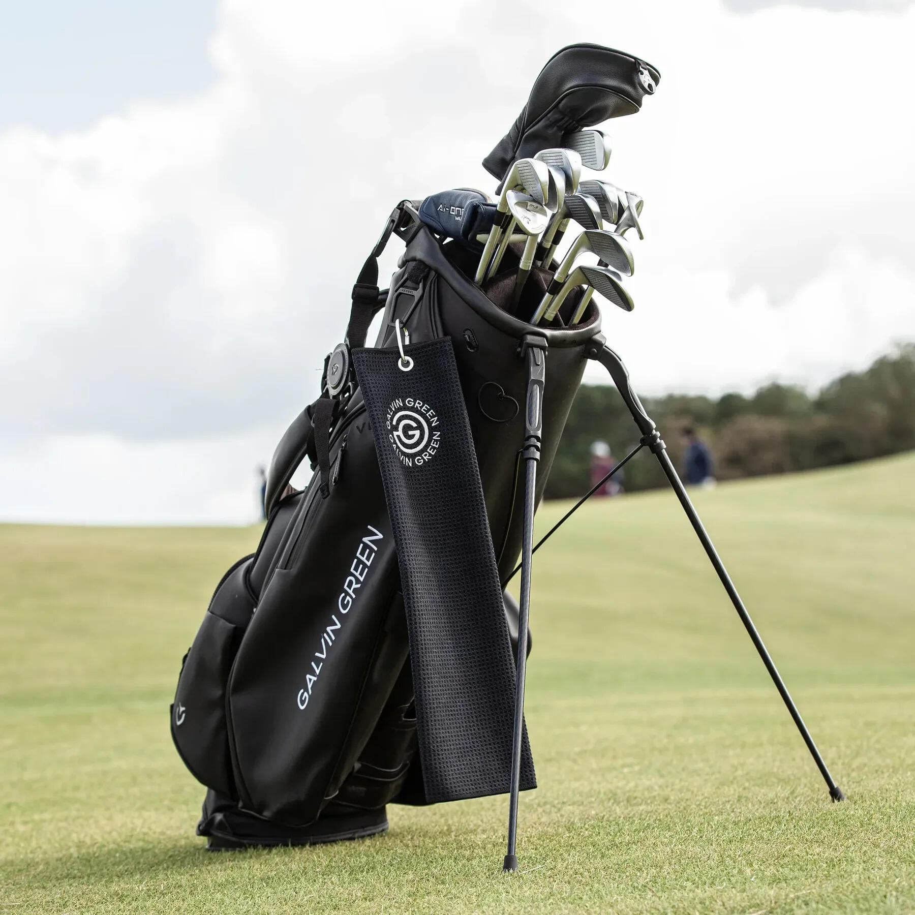 Serviette de golf Galvin Green Theo 2/2