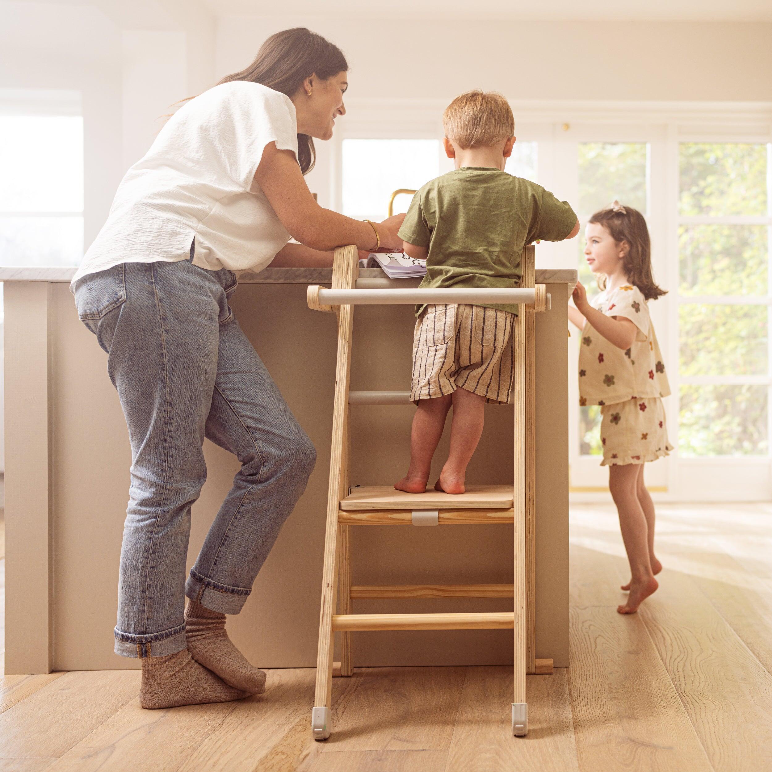 Opvouwbare leertoren MONTESSORI bruin FSC® 2/5