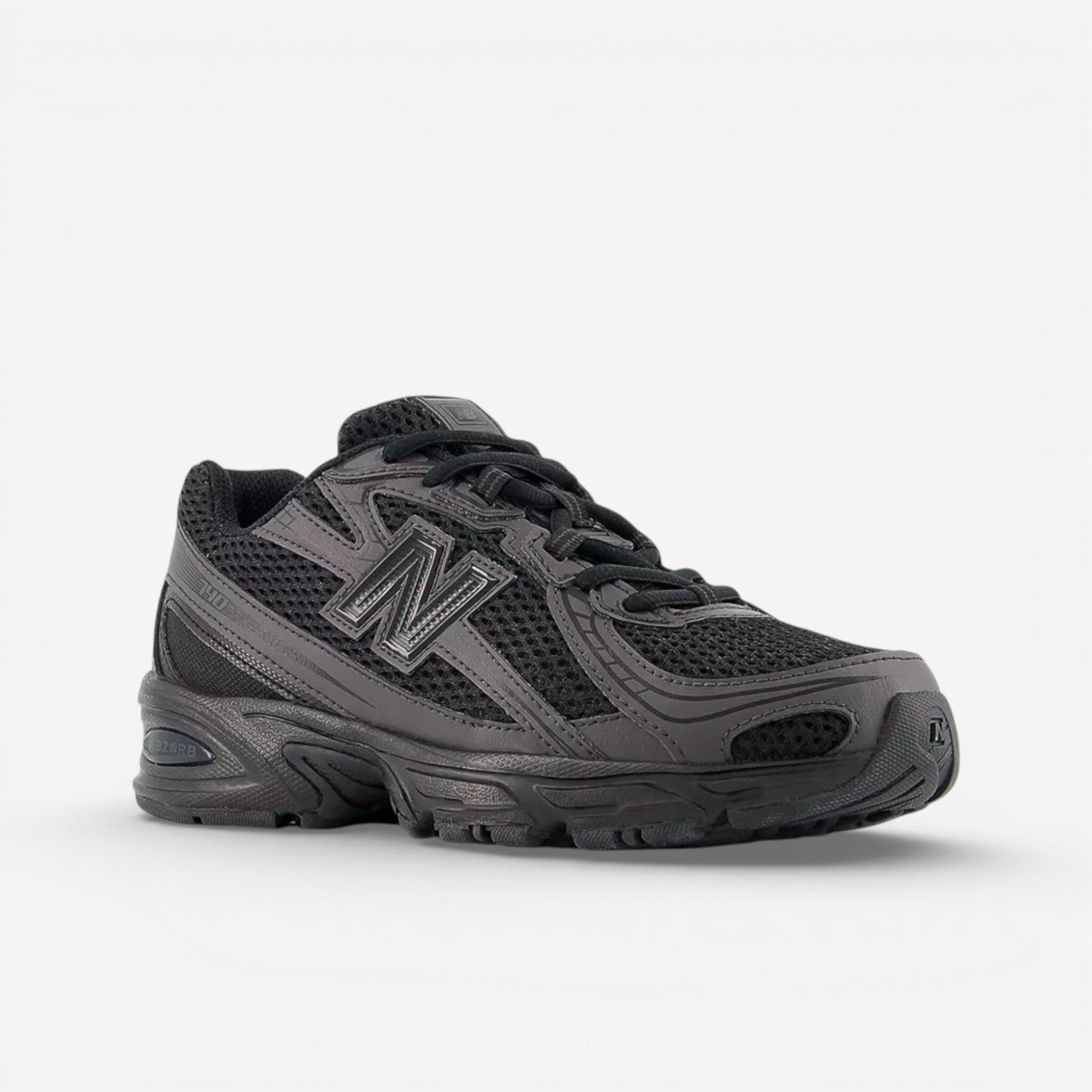 New Balance 740 Triple Black (GS) 3/3