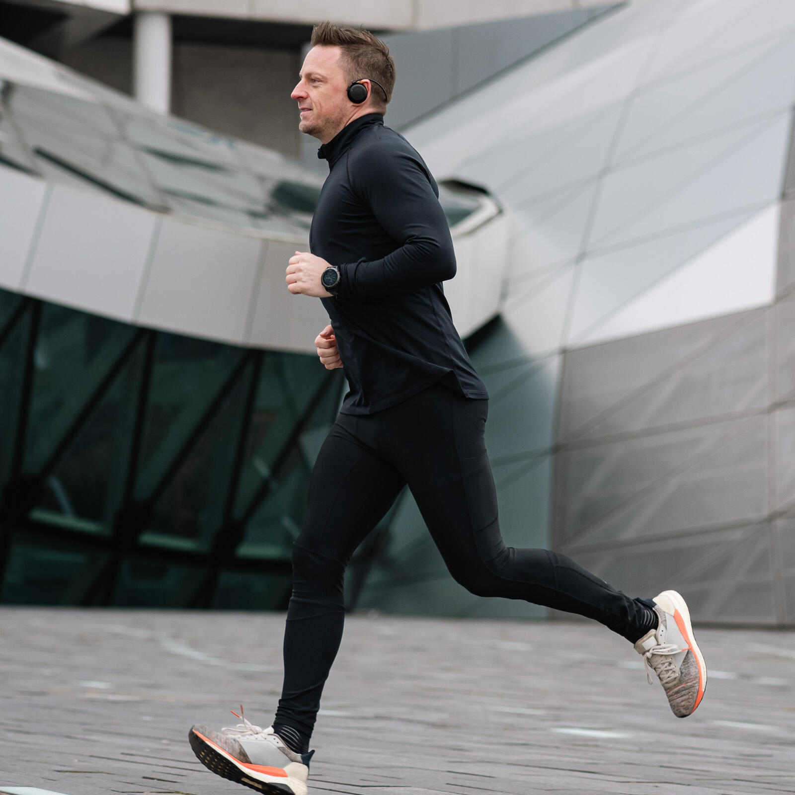 AL4 FREEDOM Zwart Man sport koptelefoon hardlopen 5/6