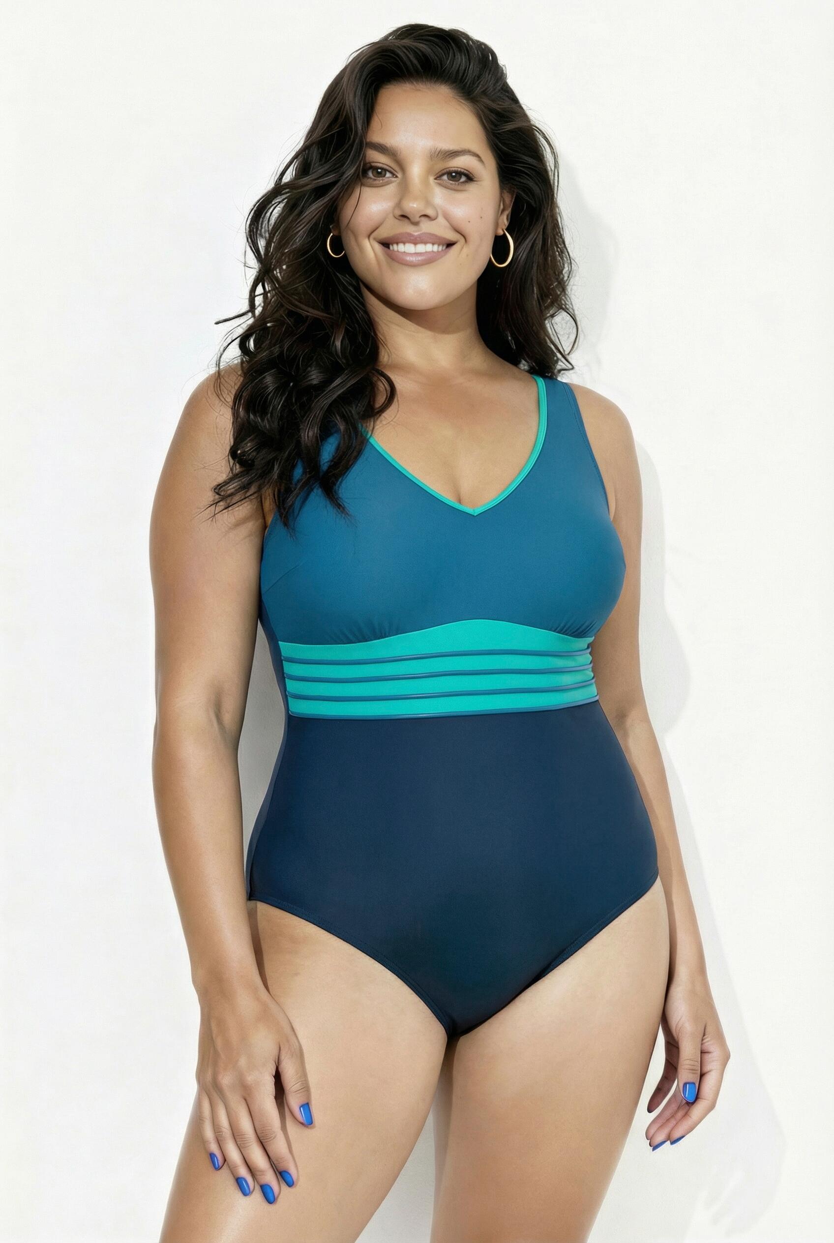 Femme Maillot de bain à bonnets souples. Décolleté V. Passepoils 1/7