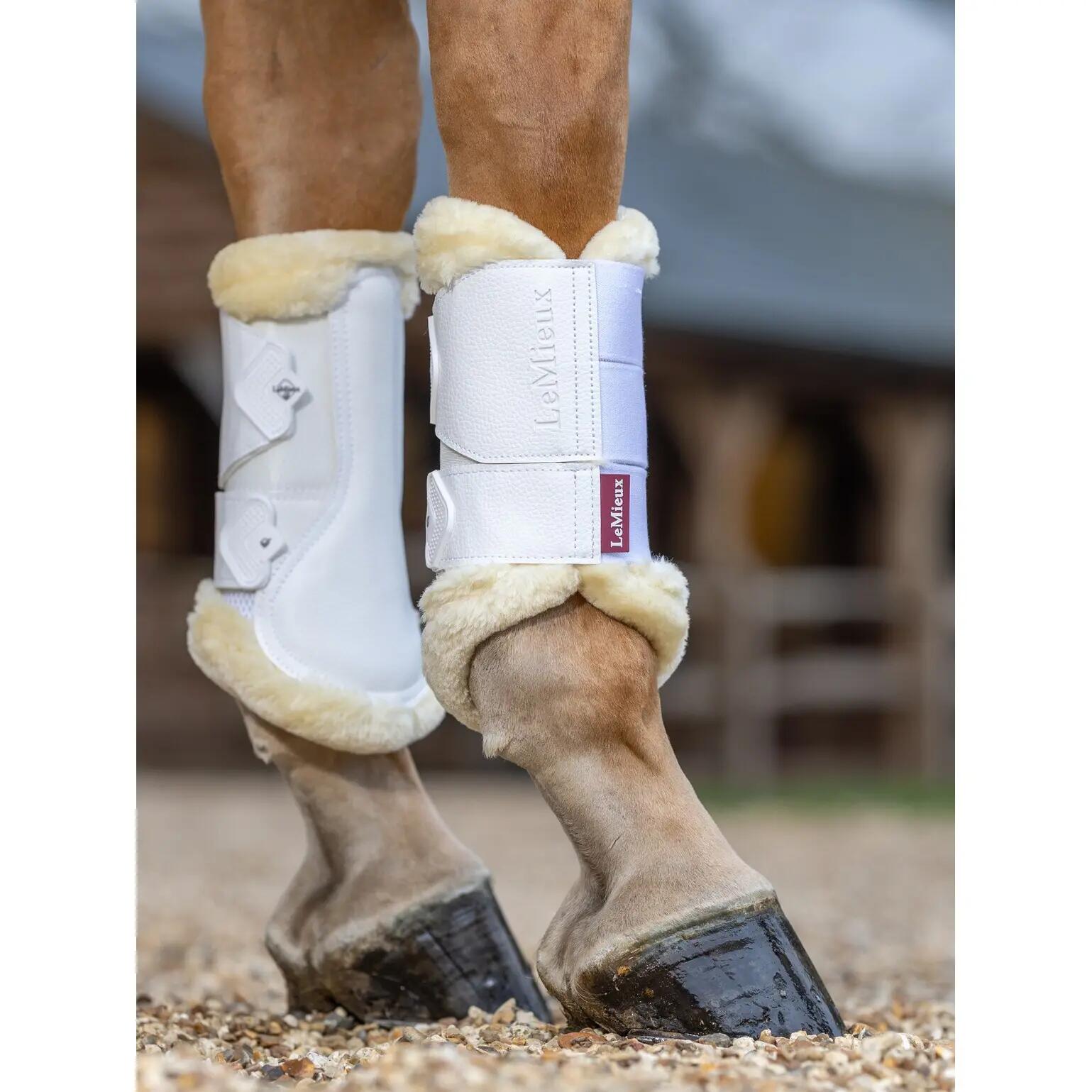 Guêtres anterieurs fermées pour cheval maille LeMieux 2/7